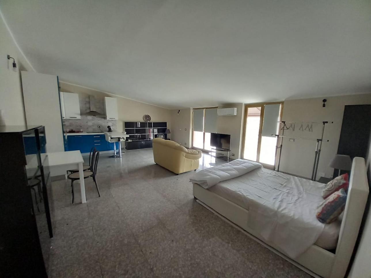 Bluesky Apartment - Third Floor 贾迪尼-纳克索斯 外观 照片